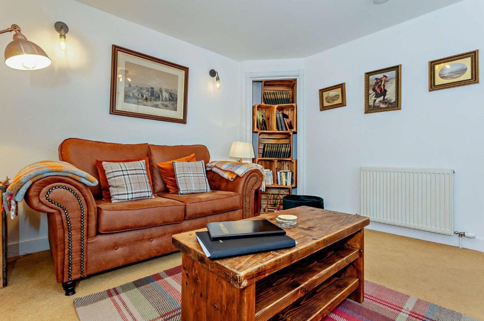 Jacobite'S Retreat, 17Th Century Cottage In The Heart Of Inverness Exterior photo